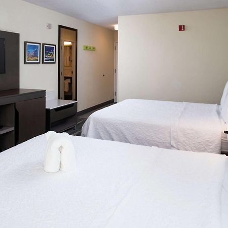 Hampton Inn Greensboro Airport Kültér fotó