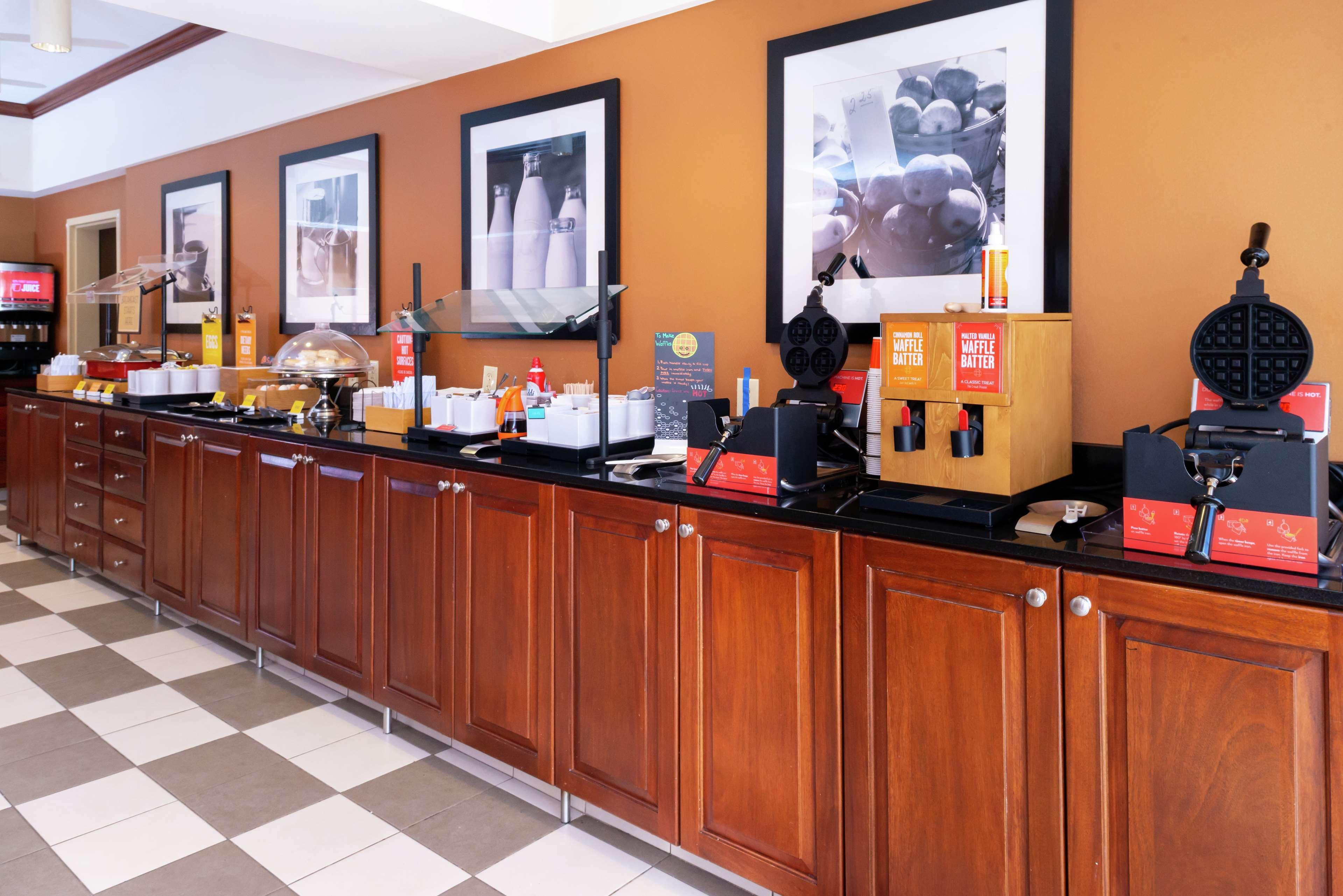 Hampton Inn Greensboro Airport Kültér fotó