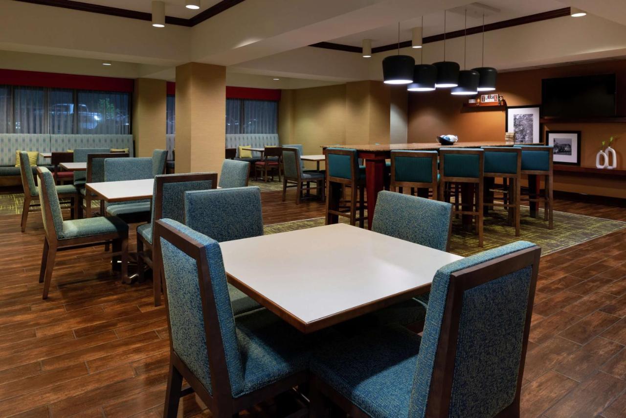 Hampton Inn Greensboro Airport Kültér fotó
