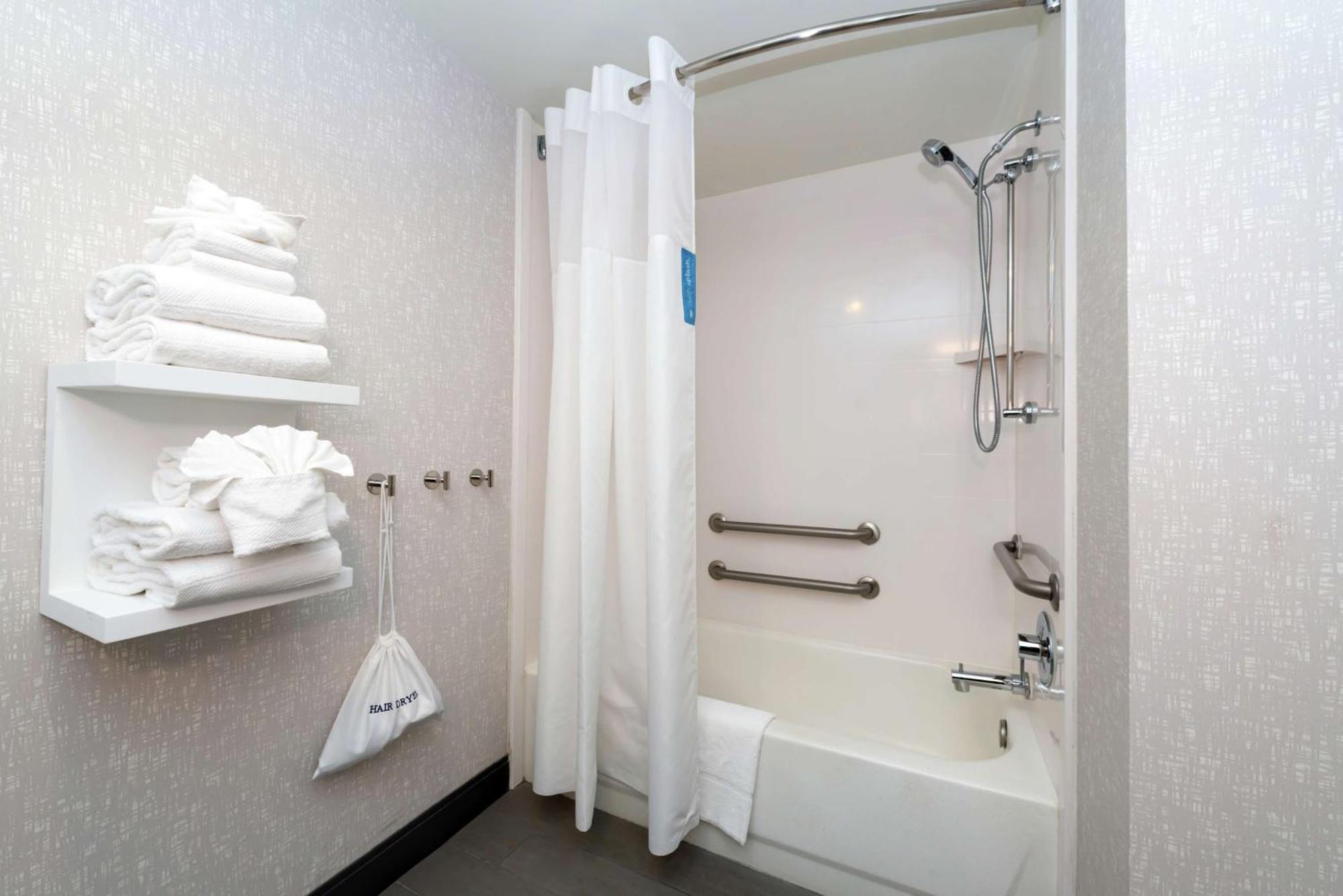Hampton Inn Greensboro Airport Kültér fotó