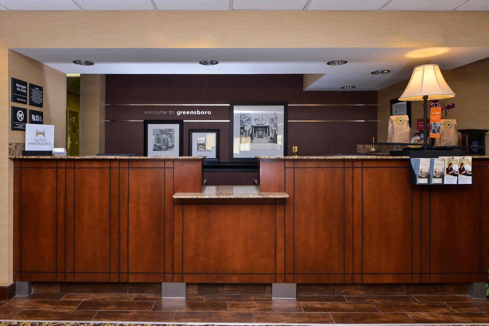 Hampton Inn Greensboro Airport Kültér fotó