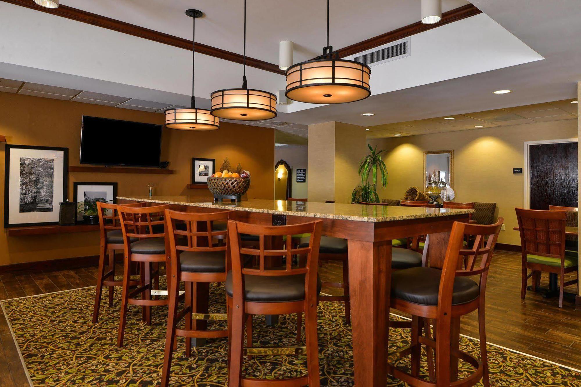 Hampton Inn Greensboro Airport Kültér fotó