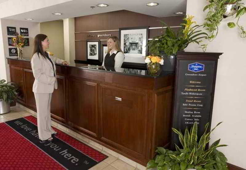 Hampton Inn Greensboro Airport Beltér fotó